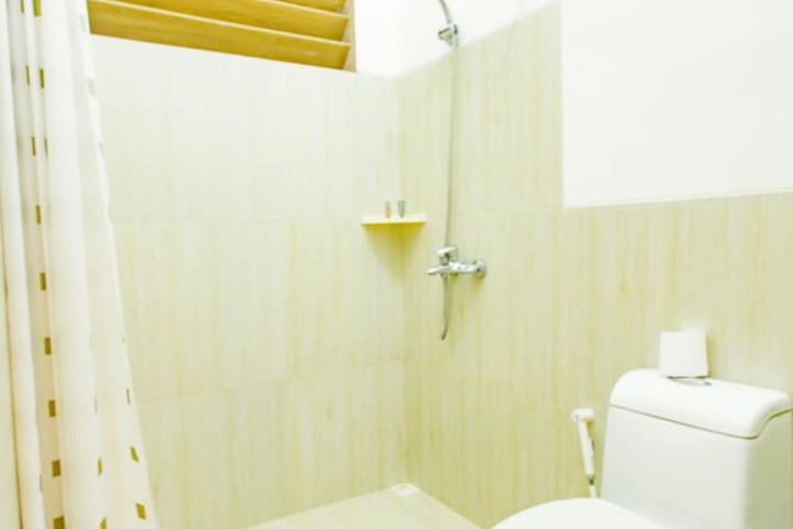 Room 34 of 77