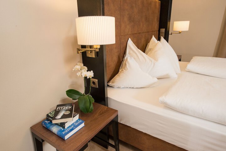 Room 8 of 44