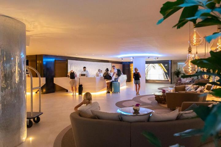 Hotel Interior 7 of 23