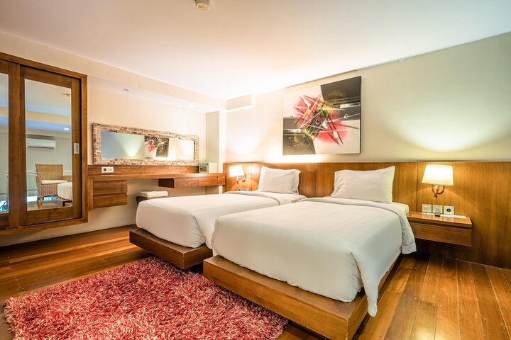Room 6 of 53