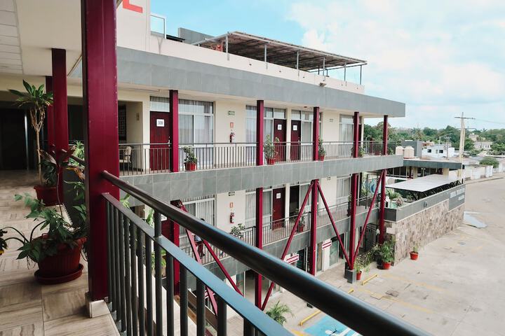 Hotel 79 of 80