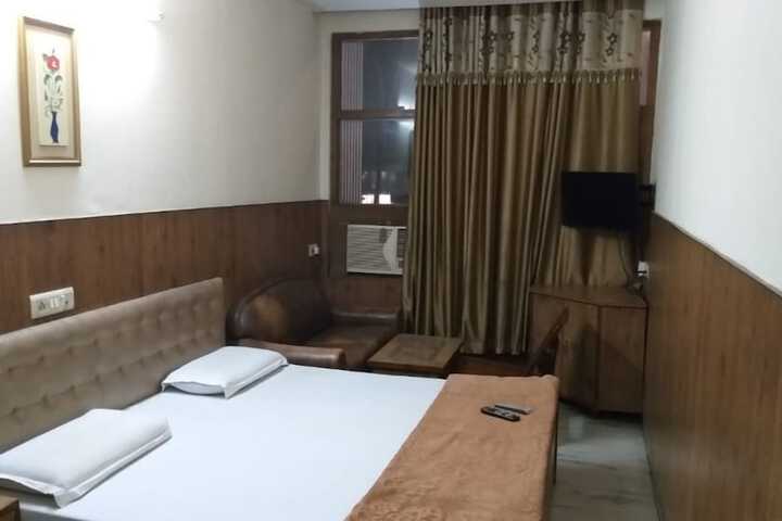 Room 5 of 14