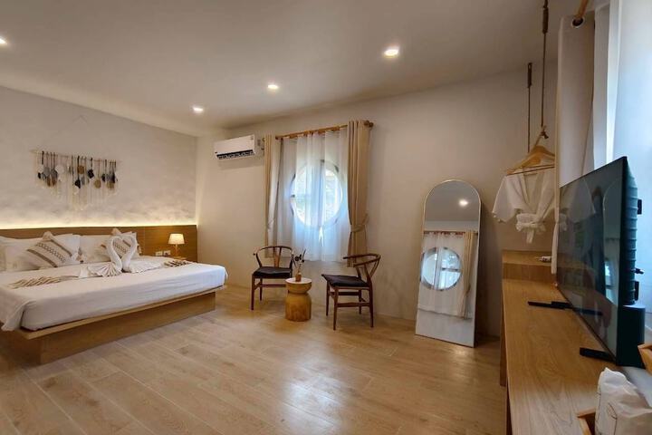 Room 65 of 214