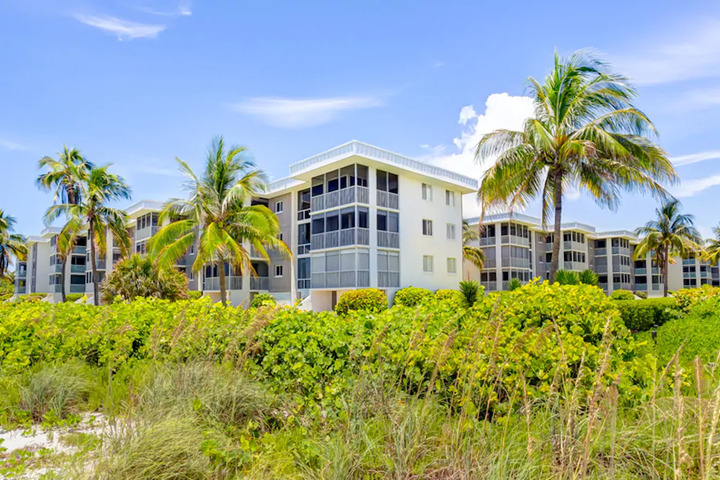 Exterior of ISLAND BEACH CLUB 340F BY REDAWNING