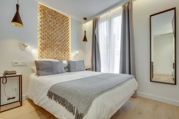 Room 4 of 34