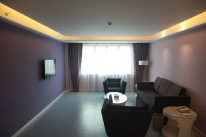Room 23 of 29