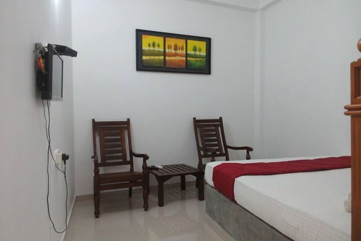 PARAGON HOTEL