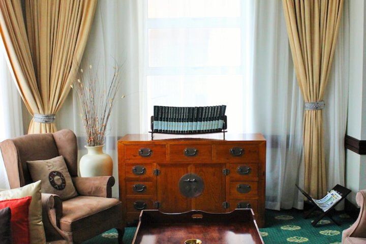 Business Center 31 of 38