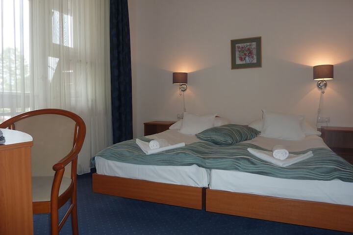Room 40 of 86