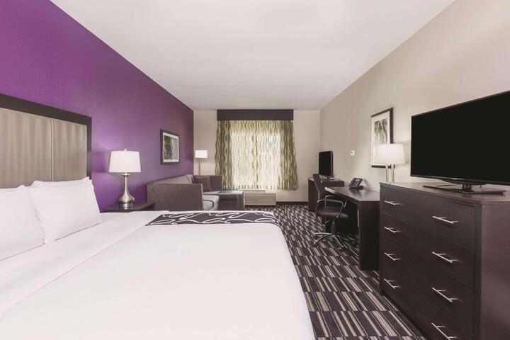 1 King Bed (6 of 11)