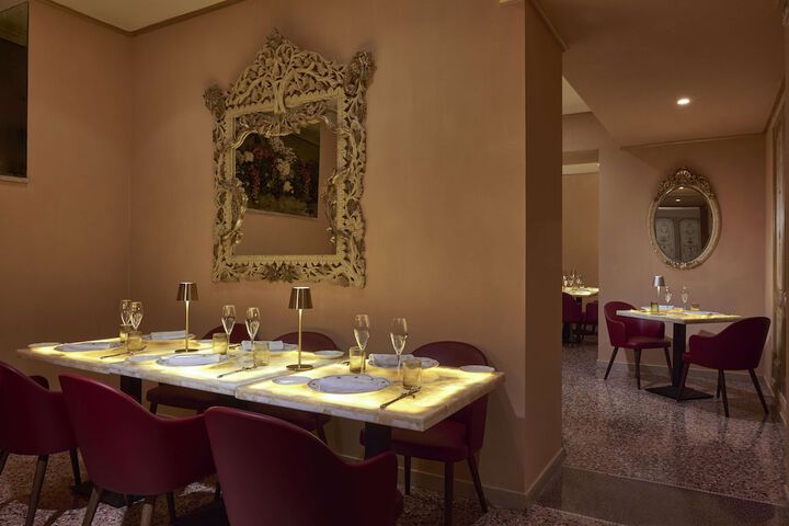 Dining 49 of 139