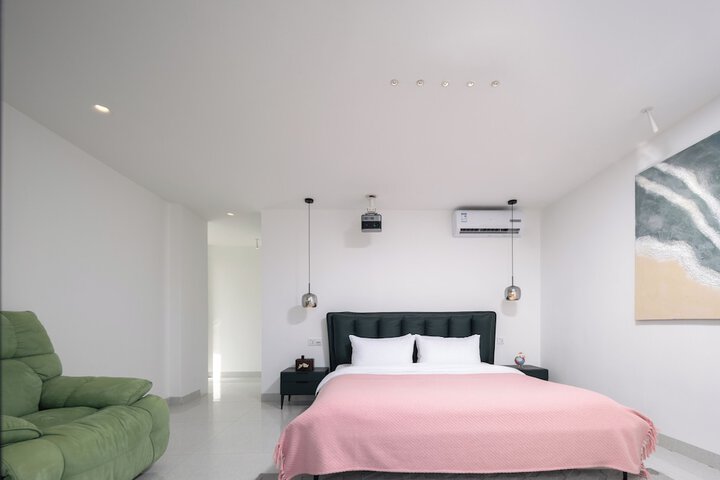 Room 15 of 107