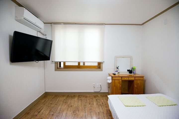 Room 3 of 23