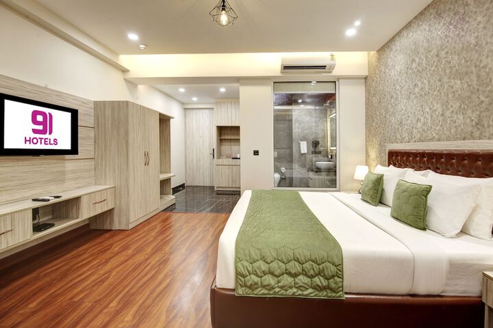 Room 42 of 79