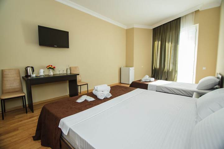 Room 16 of 48