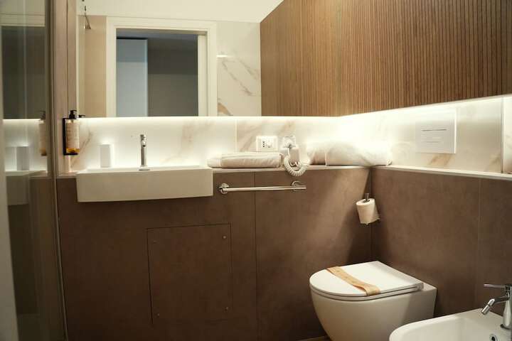 Room 40 of 61