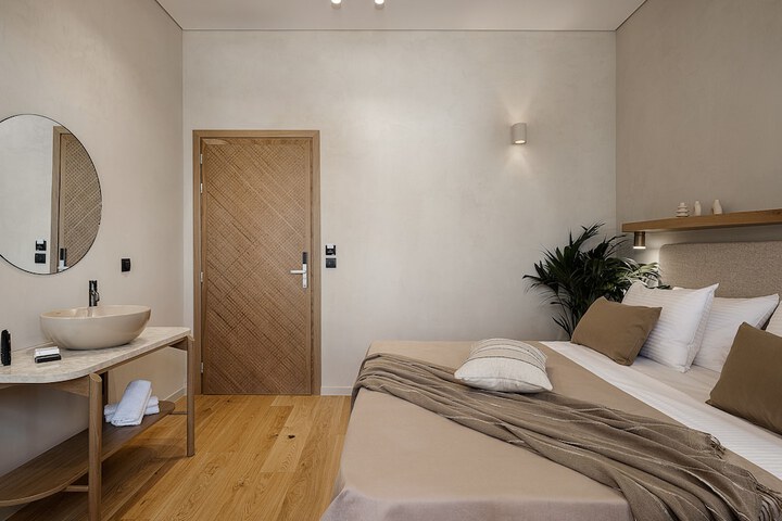 Room 35 of 72