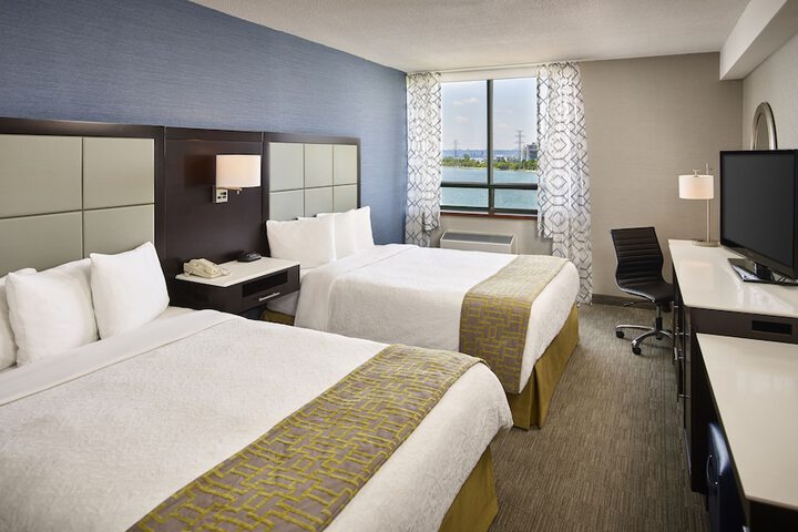 Standard 2 Queen Beds City View (3 of 9)