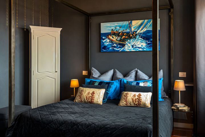 Room 8 of 41