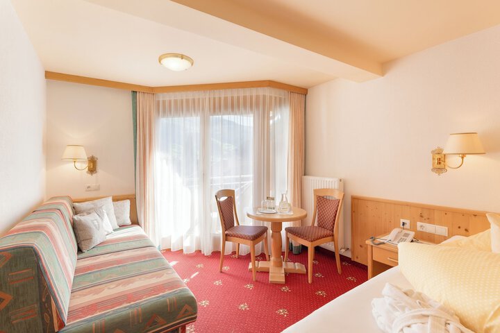 Room 13 of 68