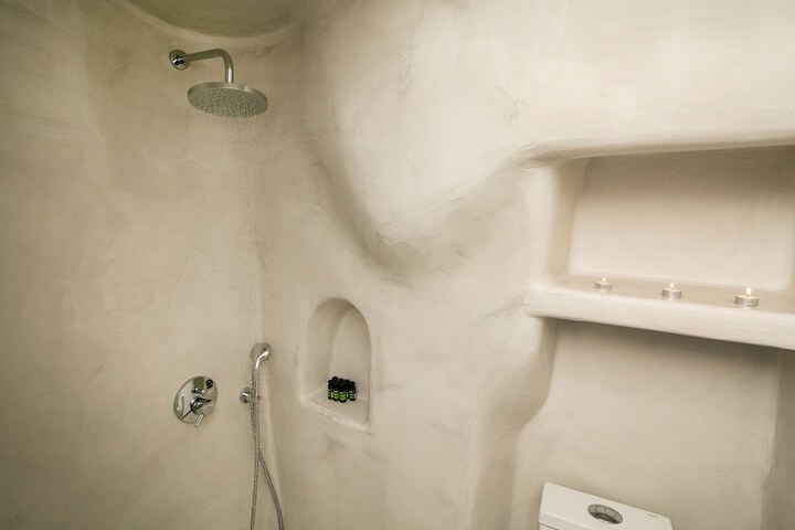 Room 16 of 40