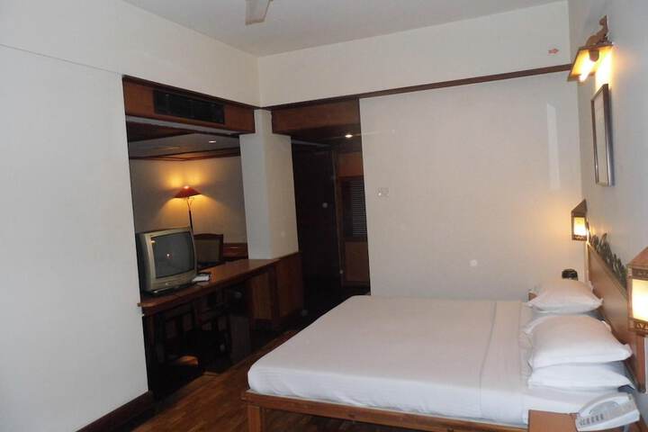 Room 26 of 62