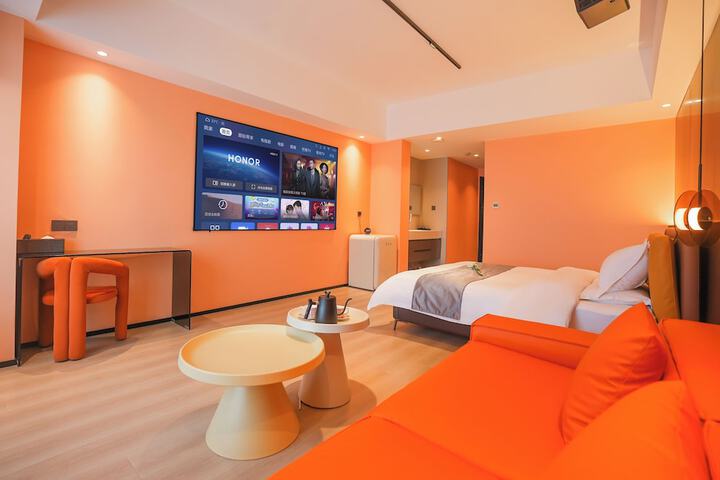Room 26 of 61