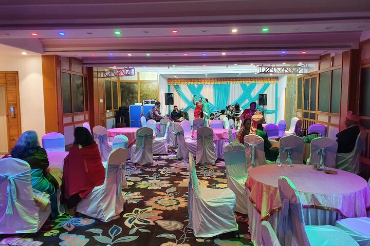 Ballroom/Hall 36 of 61