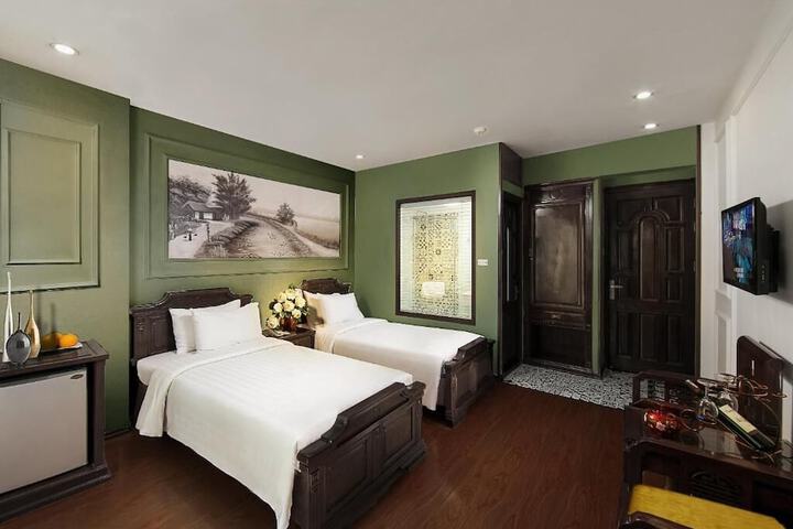 Room 16 of 31