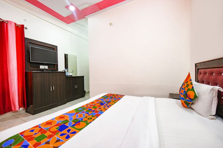 Room 8 of 40