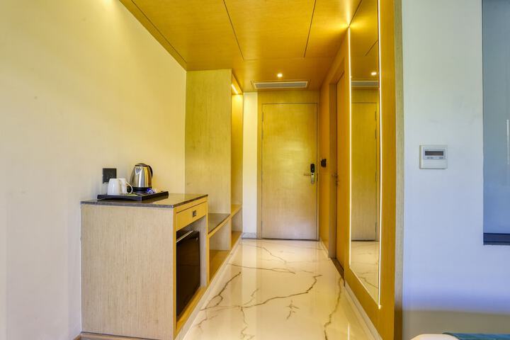 Room 22 of 38