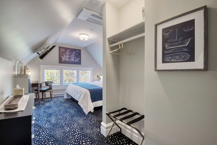 Room 21 of 47