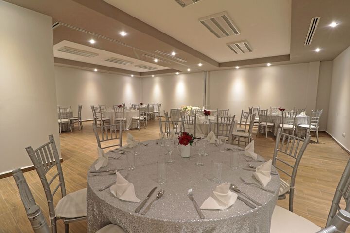 Ballroom/Hall 24 of 26
