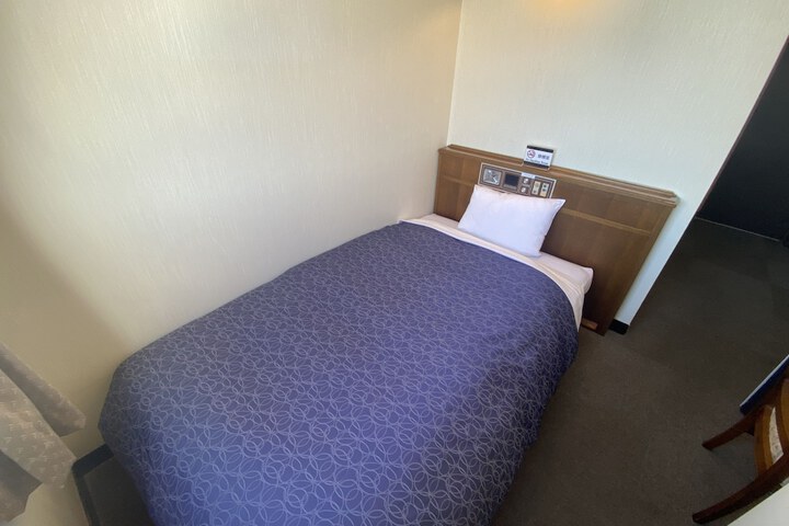 Room 12 of 69