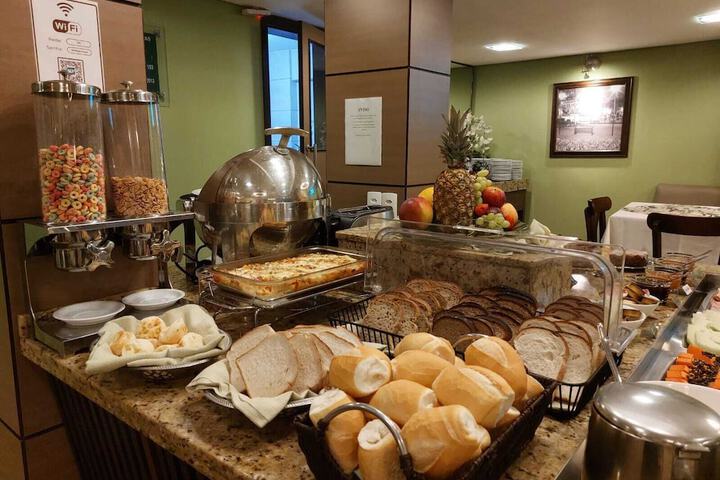 Dining 75 of 79