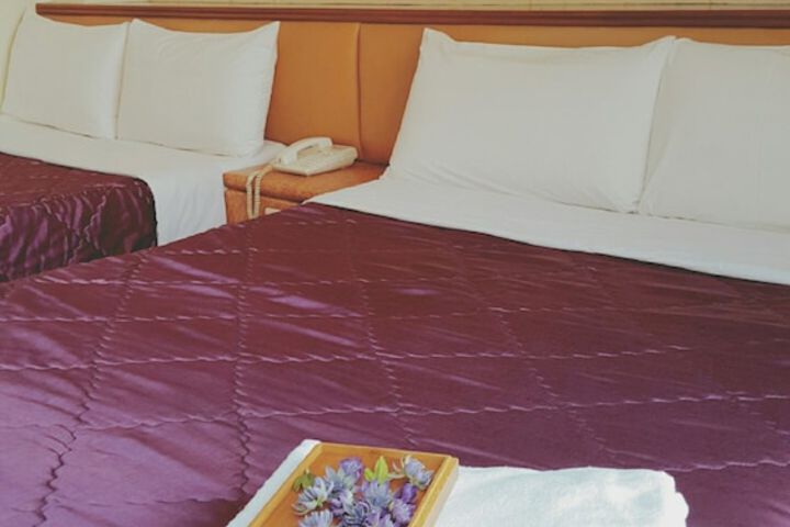 Room 10 of 38