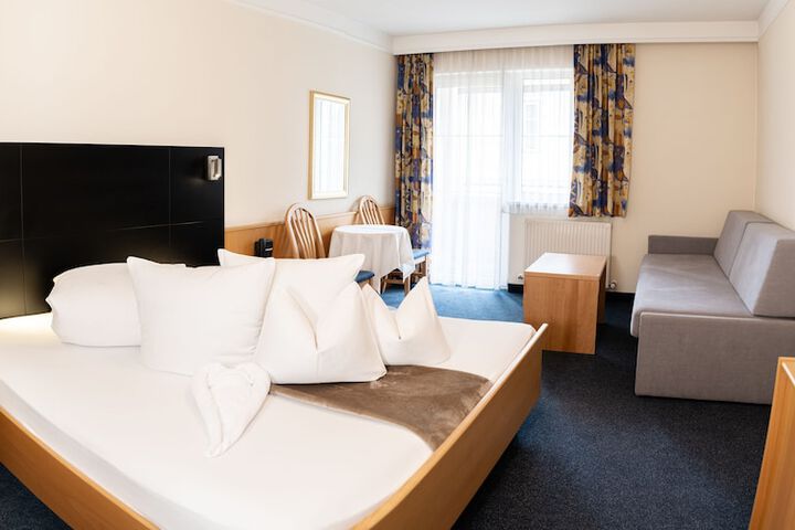 Room 14 of 63