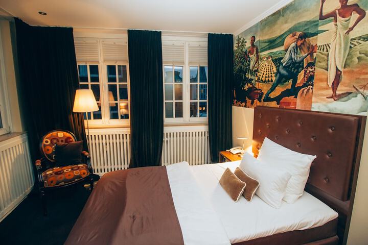Room 13 of 47