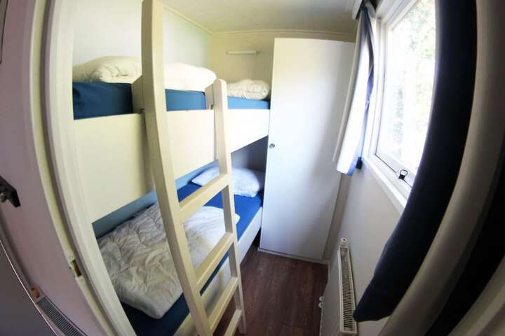 Room 2 of 40