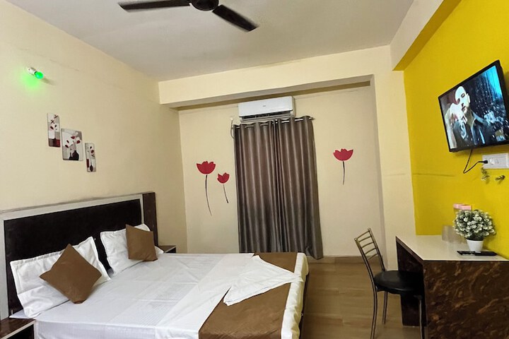 Room 11 of 21