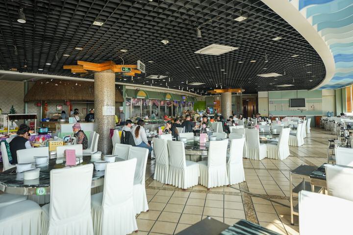 Dining 63 of 85