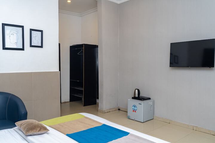 Room 7 of 33