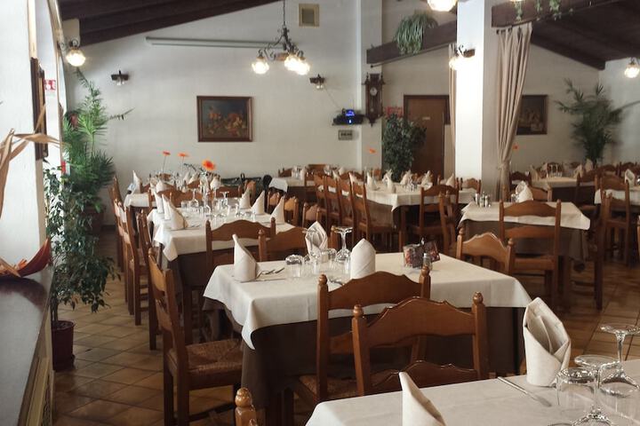 Dining 75 of 114