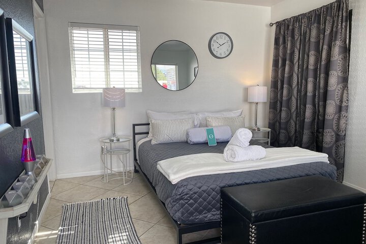 Queen Bed Bathtub (5 of 11)
