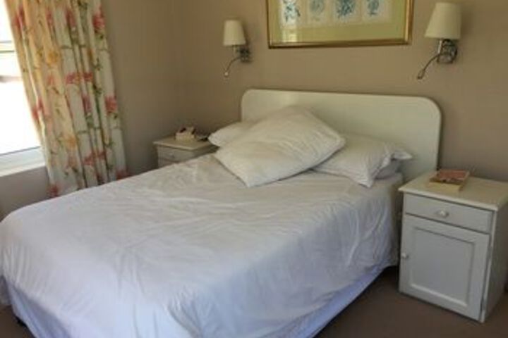 Room 11 of 25