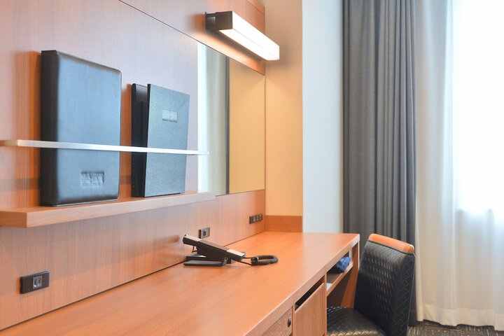 Room 11 of 105