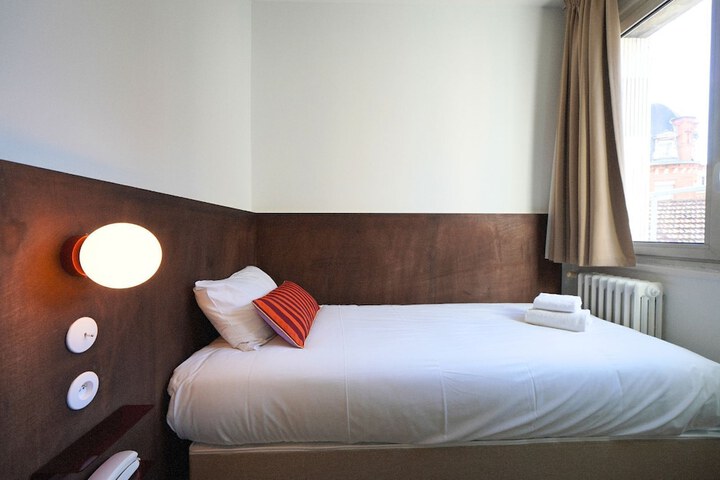 Room 46 of 119