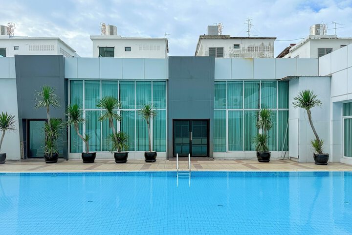 Pools & Facilities