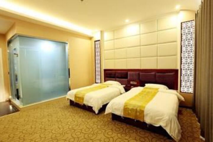 Room 25 of 32