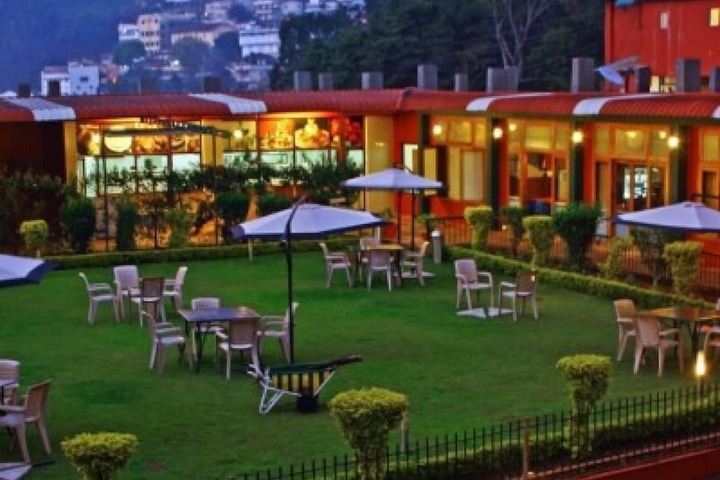Hotel Exterior 70 of 71